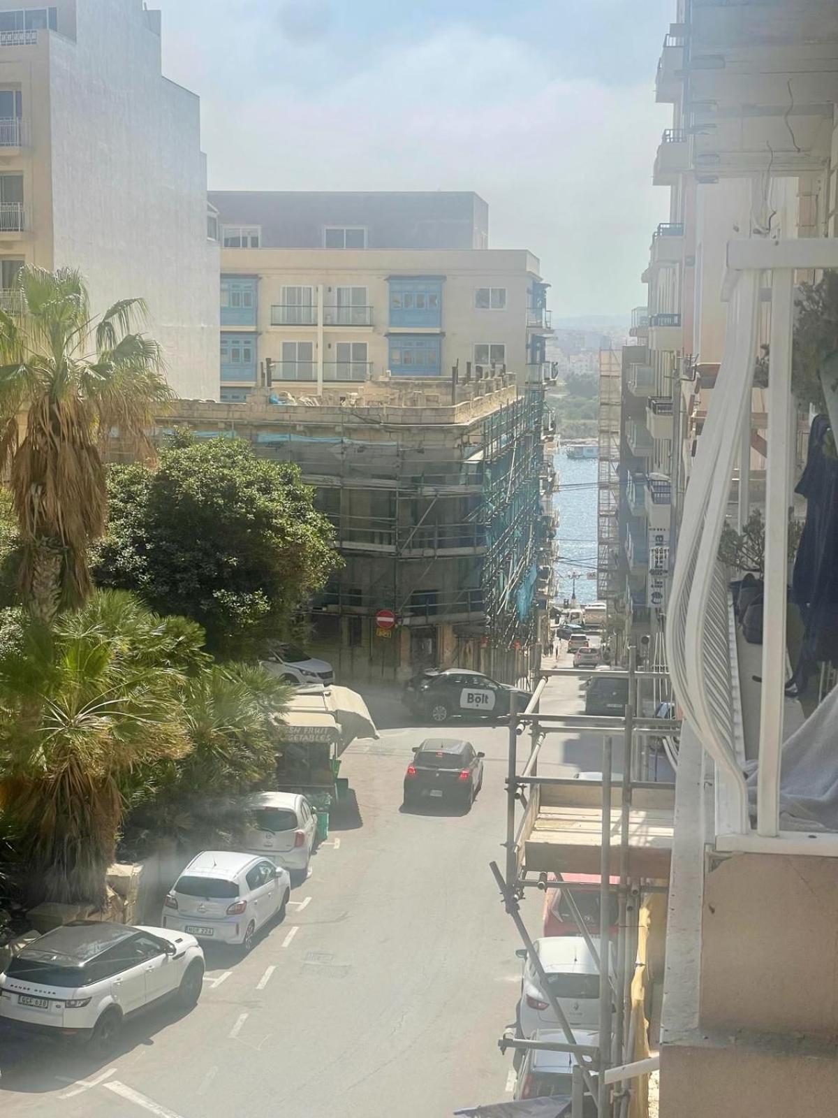 Aron Seaviews Apartment Слима Экстерьер фото