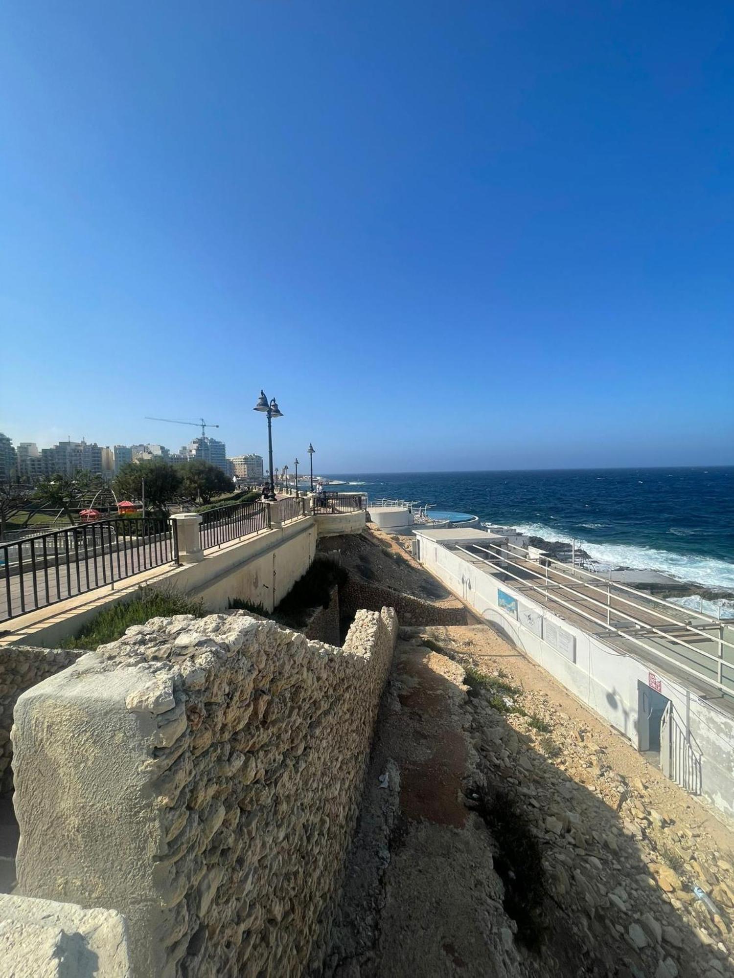 Aron Seaviews Apartment Слима Экстерьер фото